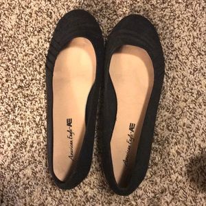 American Eagle black flats.